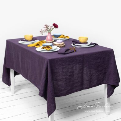 GAMMA purple tablecloth