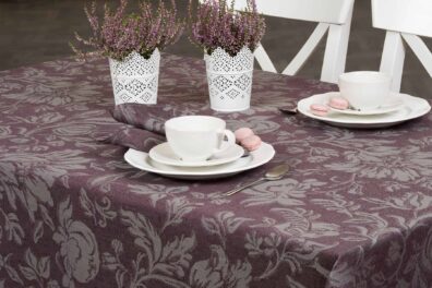 GARDA purple tablecloth