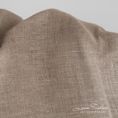Linen fabric woven from undyed yarns