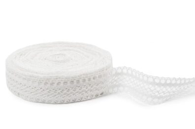 Off-white linen lace No. 35