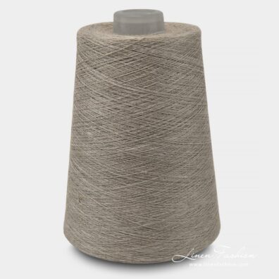 Linen yarns in natural flax color