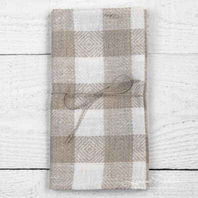 Linen kitchen towel with rhombuses and checks