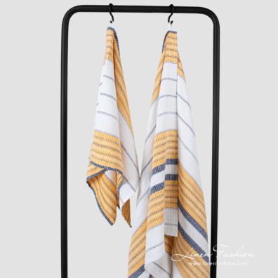 bath towel white with stripes, different sizes.