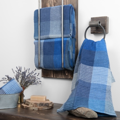linen bath towel checked blue.