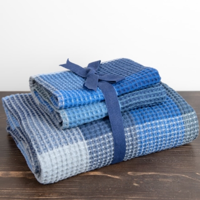linen bath towel checked blue, in sets.