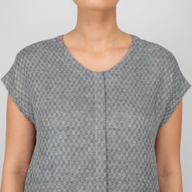 linen grey blouse in checks round neck