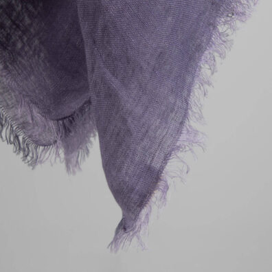 Violet linen scarf, with fringe