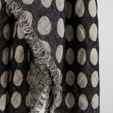 Natural and black linen scarf, with fringe