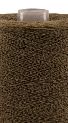 Linen yarns in moss brown color | color trend fall/winter