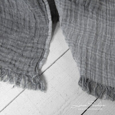 FOCUS Blanket light grey 9 Linen grey doublesided blanket, with fringes.