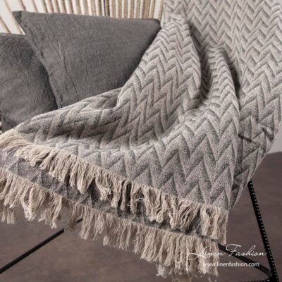 JAPAN Blanket grey 7 Grey zigzag patterned linen blanket with fringes