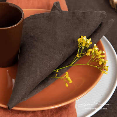 GAMMA Table napkin brown 7 Washed dark brown linen napkin