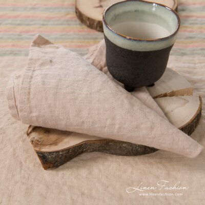 MEIZA Table napkin brown 4 MEIZA brownish napkin.