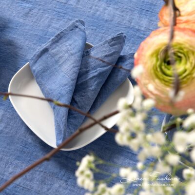 PORTO Table napkin blue 5 PORTO blue linen napkin in openweave checks