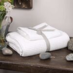 BINGO Bath towel white