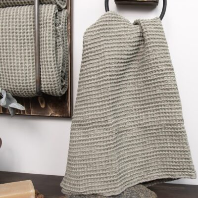 BINGO Bath towel grey green 7 linen grey green bath towel, washed