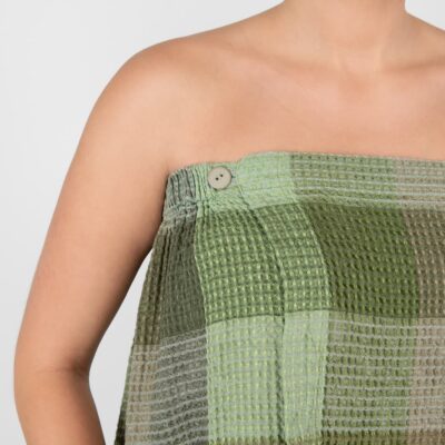 BINGO Wrap towel green 9 linen green wrap towel with button closure.