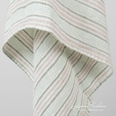 DOVERI Bath towel green 7 Linen green bath towel, waffle design.