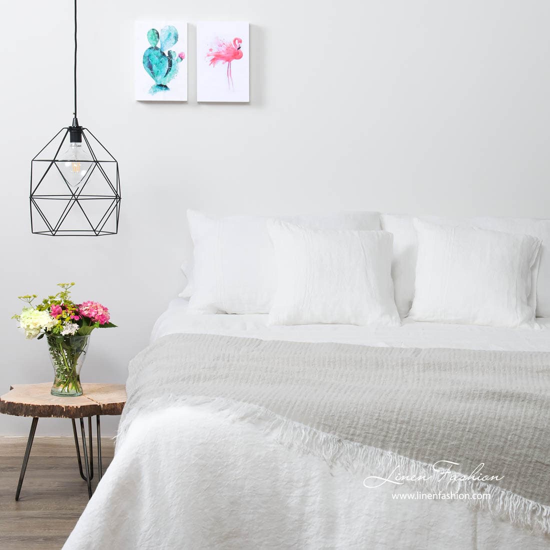 Flamingo bed linen.