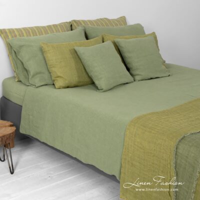 Bed linen sets OLIV duvet covers with buttons.