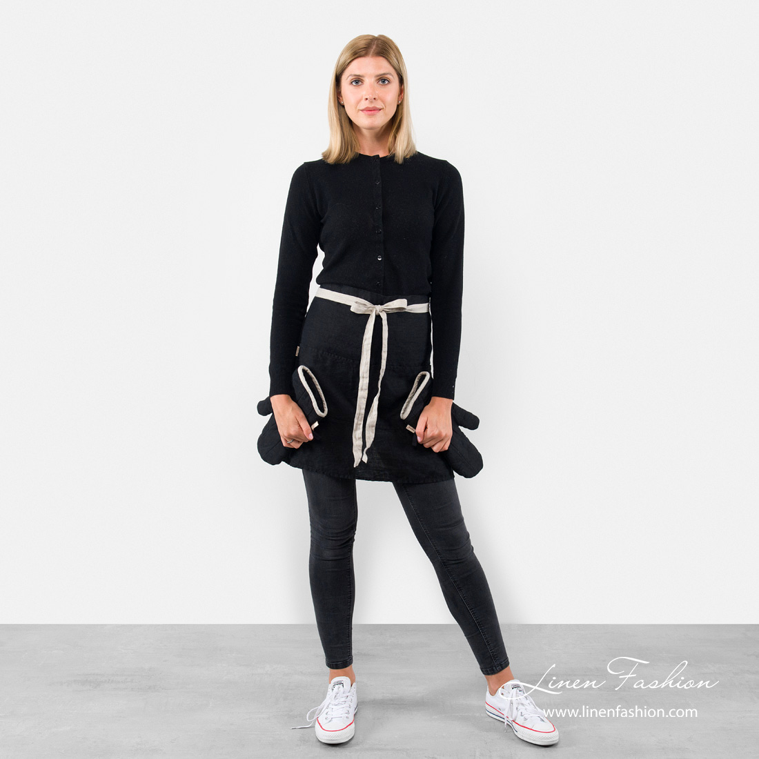 Linen black short apron