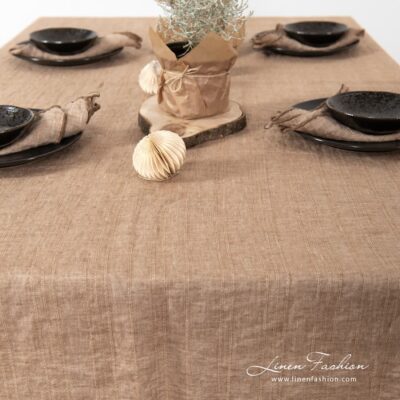 MACADAMIA Tablecloth brown 25 Brown tablecloth of 100% linen fabric.