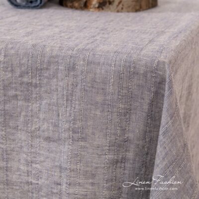 LOBELIA Tablecloth violet 15 Violet coloured tablecloth.