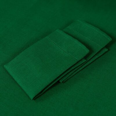 Linen cotton emerald green napkin on table