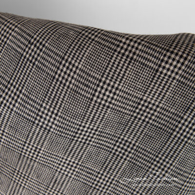 Checked linen frabric with natural (undyed) and black yarns