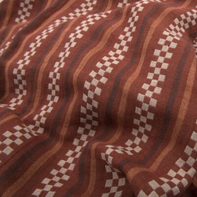 Brown patterned double half-linen fabric, washed 6 Brown patterned double half-linen fabric washed darker side