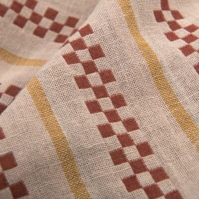 Brown patterned double half-linen fabric, washed 5 Brown patterned double half-linen fabric washed close up detail