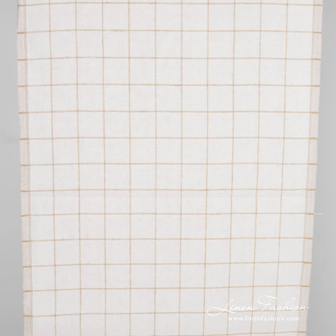 Linen fabric in beige checks