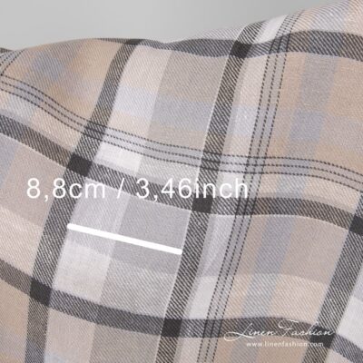 Linen fabric in light grey, white checks 5 Checked linen fabric in light grey.