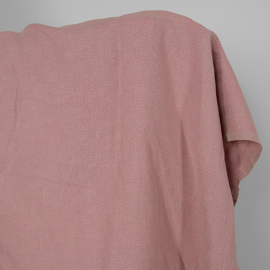 Washed linen cotton fabric in lilac diamond pattern