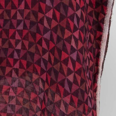 Jacquard linen fabric in dark red triangles washed 8 Jacquard linen fabric in dark red triangles washed, double-layer