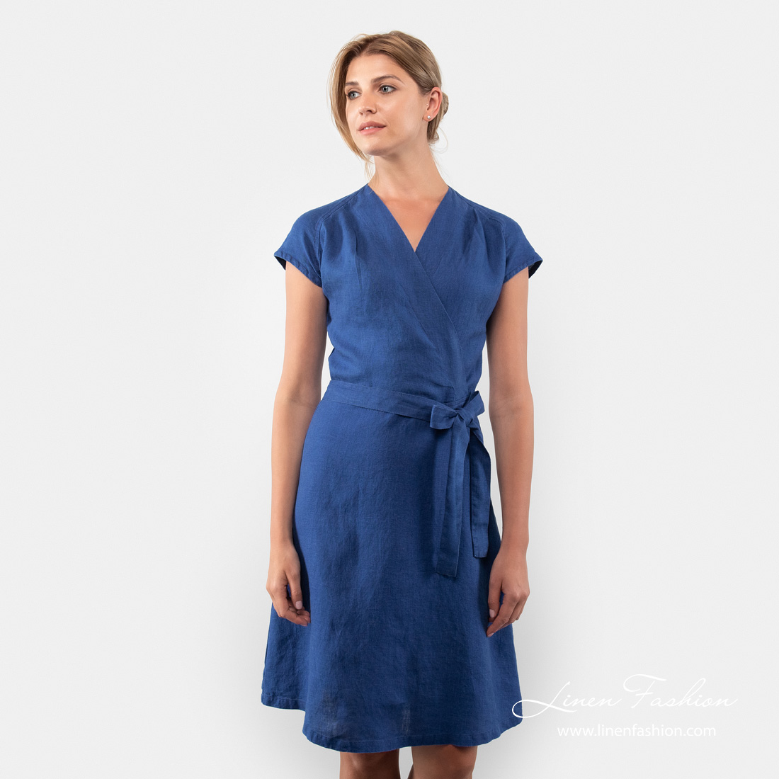 Linen blue dress with short sleeves