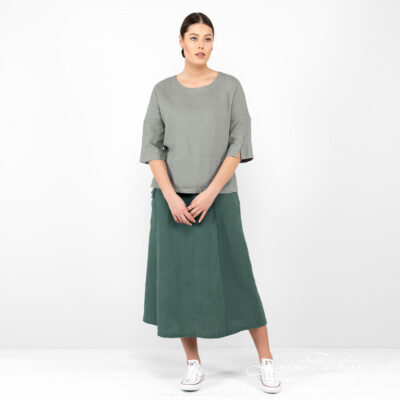 DAPHNE Blouse green 7 linen green blouse with sleeves full view.