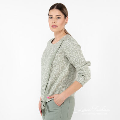 CYBIL Blouse green 9 green flower blouse, washed.