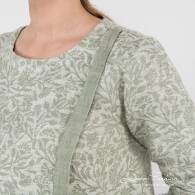 CYBIL Blouse green 10 green flower blouse with rounded neck.