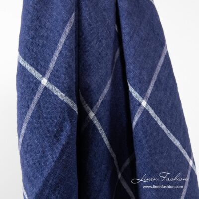 Checkered linen scarf in blue color.