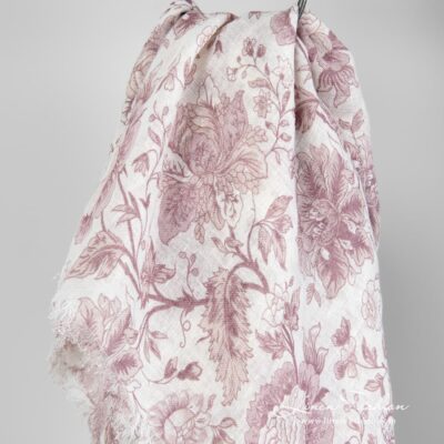 GARDENIA Scarf rosy 4 GARDENIA rosy scarf.