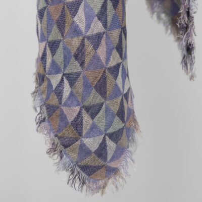 MOLI Scarf violet 6 Violet linen scarf with fringe