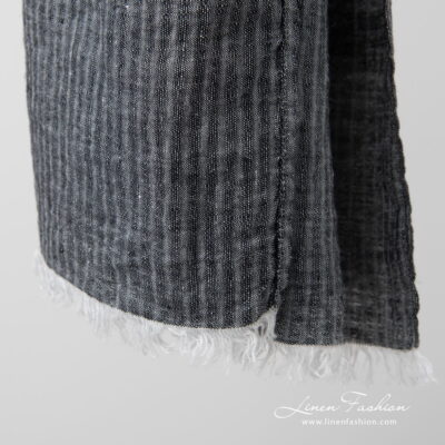 DANDI Shawl black 8 striped black shawl with fringes.