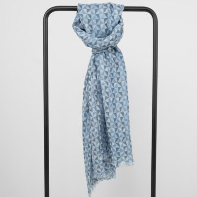 MOLI Shawl blue 4 Blue linen shawl
