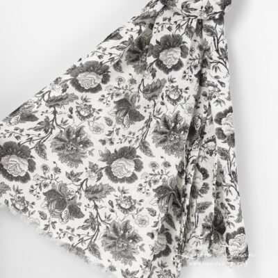 GARDENIA Shawl black 7 100% linen shawl, black.