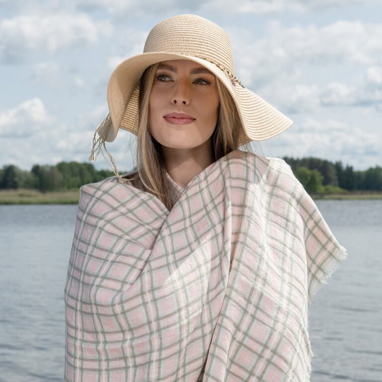 Ads image of linen beach towels.
