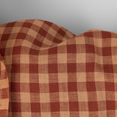 Linen fabric in red and brown checks, plain weave