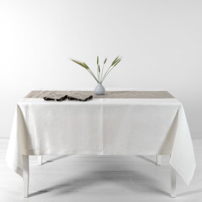 Off-white tablecloth with natural linen middle