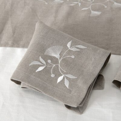 ORSON Table napkin natural linen 3 Natural linen napkin with white floral stitching