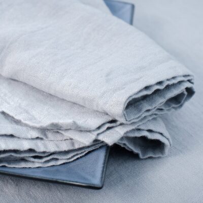 GAMMA Table napkin light grey 4 Light grey linen napkin, plain washed fabric
